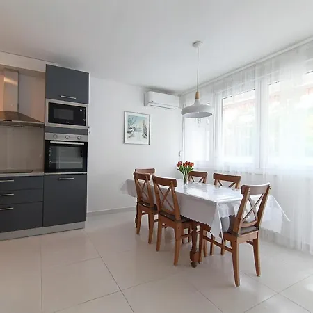 Apartment Daret 3 Bdr Split